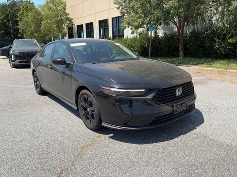 Used 2025 Honda Accord SE image 8