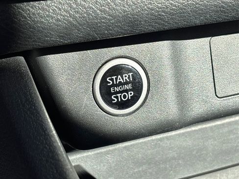 Used 2021 Nissan Rogue SV image 31