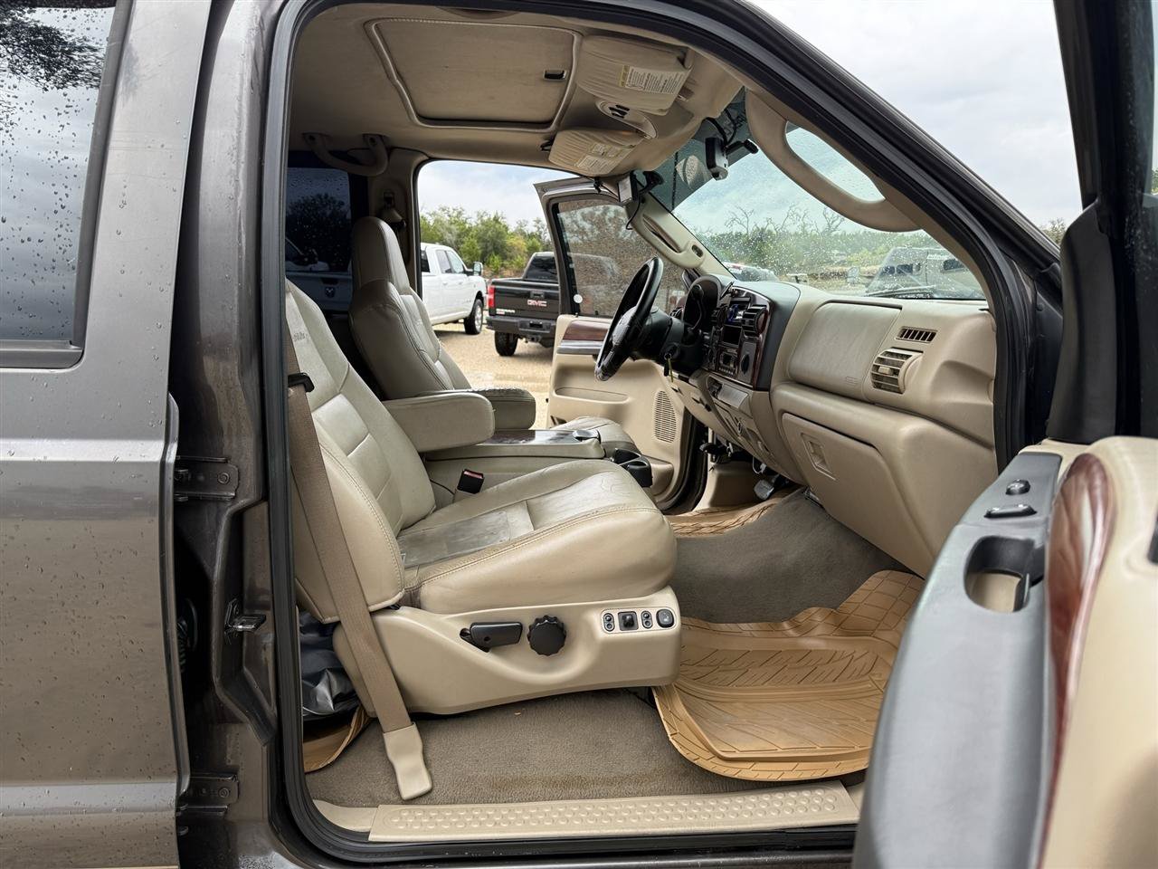 Used 2006 Ford F250 Lariat AWD/4WD image 9