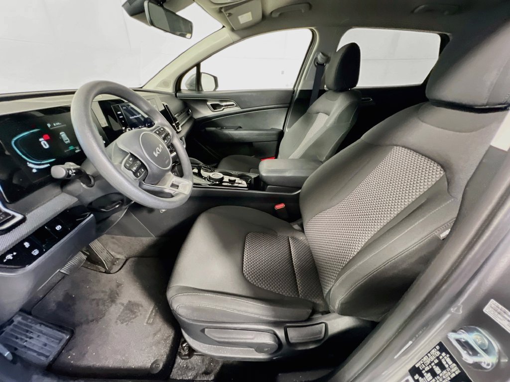 Certified 2025 Kia Sportage LX FWD image 13
