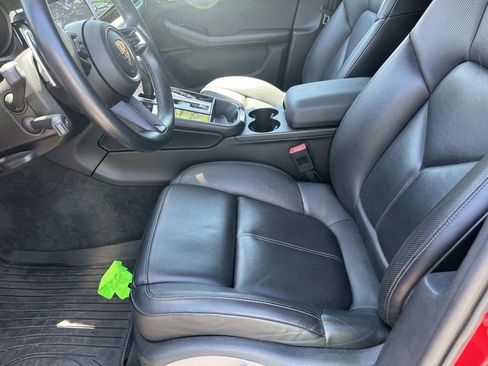 Used 2023 Porsche Macan AWD/4WD image 22