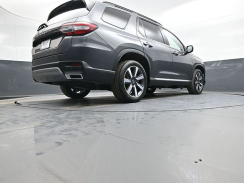 Certified 2023 Honda Pilot Touring image 32