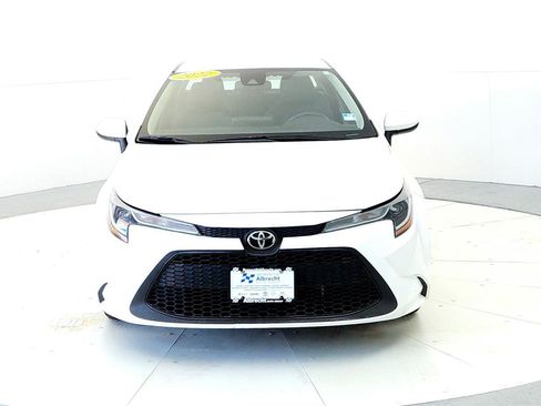 Certified 2022 Toyota Corolla LE w/ LE Convenience Package image 8