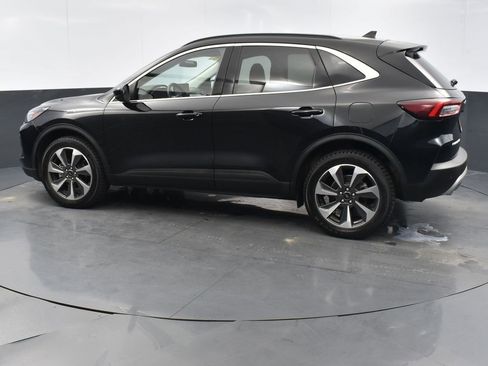 Used 2024 Ford Escape Platinum image 2