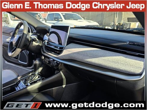 Certified 2024 Jeep Compass Latitude AWD/4WD image 32