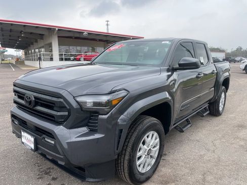 New 2025 Toyota Tacoma SR5 image 3