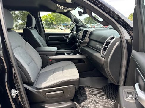 Used 2025 RAM 1500 Big Horn AWD/4WD image 24