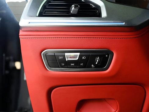 Used 2023 BMW XM image 17