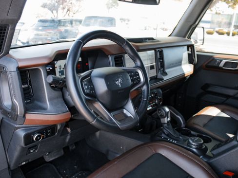 Used 2024 Ford Bronco Outer Banks AWD/4WD image 7