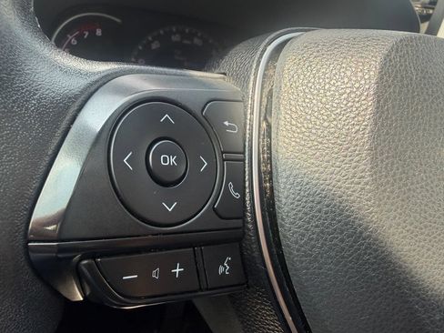 Used 2019 Toyota RAV4 Limited w/ Cold Weather Package AWD/4WD image 27