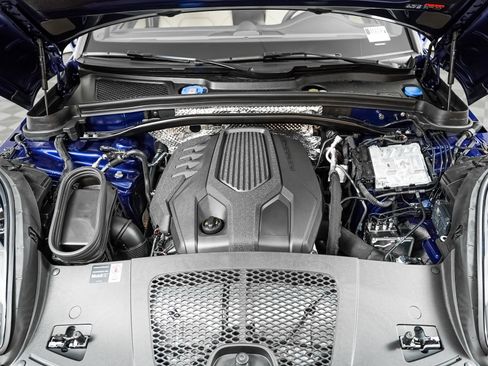 New 2026 Porsche Macan image 12