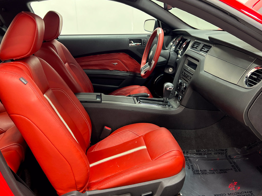 Used 2010 Ford Mustang GT Premium RWD image 30