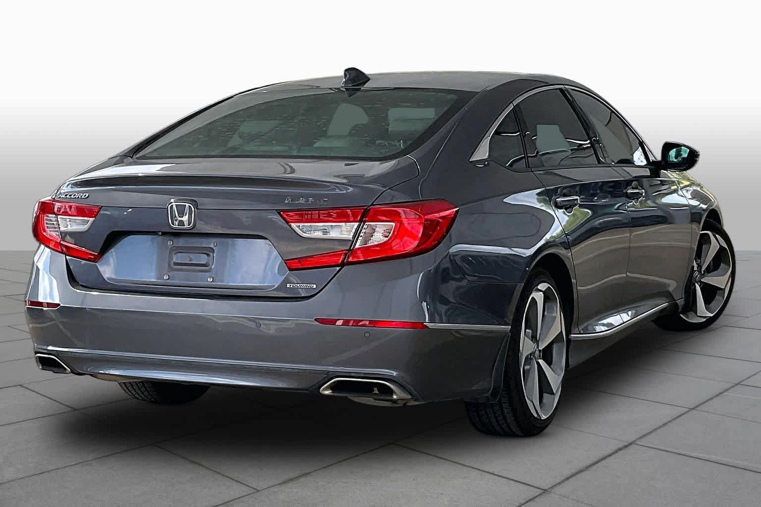 Used 2018 Honda Accord Touring image 12