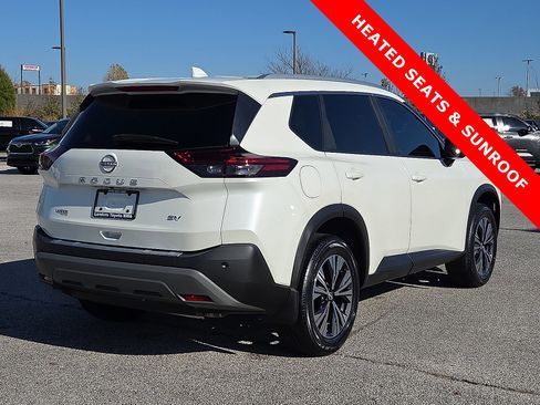 Used 2023 Nissan Rogue SV w/ SV Premium B Package image 5