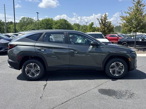 New 2026 Hyundai Tucson Blue SE AWD/4WD image 9