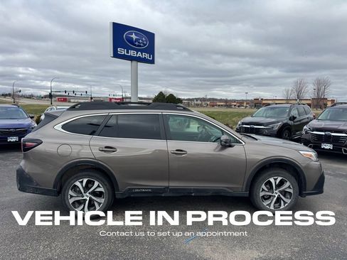 Used 2022 Subaru Outback Limited image 2