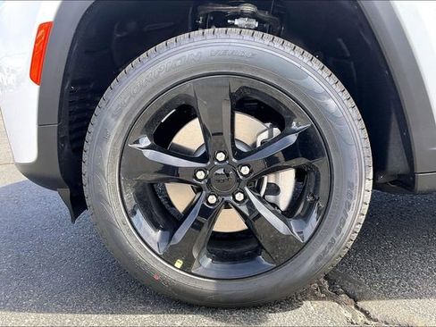 New 2026 Jeep Grand Cherokee L Limited AWD/4WD image 12