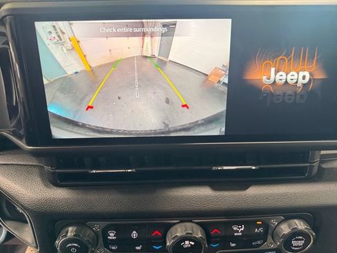 Used 2024 Jeep Wrangler Unlimited Sport AWD/4WD image 15
