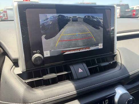 Used 2024 Toyota RAV4 XLE AWD/4WD image 17