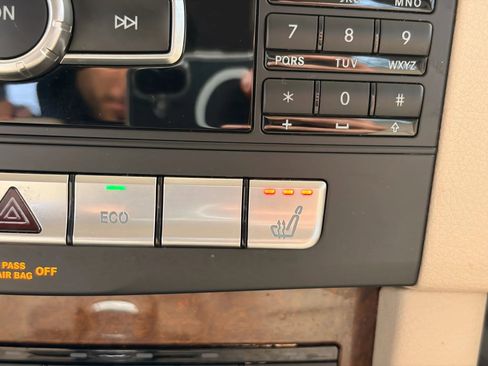 Used 2014 Mercedes-Benz E 350 4MATIC Sedan image 27