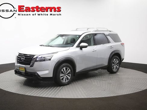 Used 2023 Nissan Pathfinder SL AWD/4WD image 57