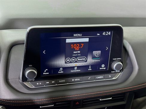 Certified 2025 Nissan Rogue SV image 7