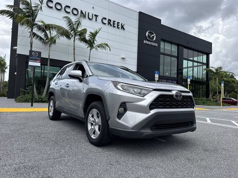 Used 2019 Toyota RAV4 XLE FWD image 30