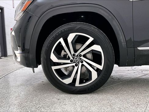 Used 2022 Volkswagen Atlas Cross Sport SEL image 12