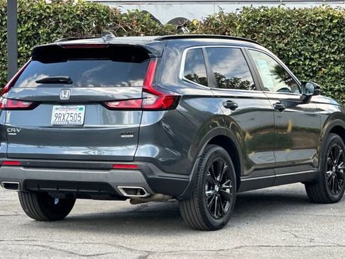 Used 2025 Honda CR-V Sport Touring image 4