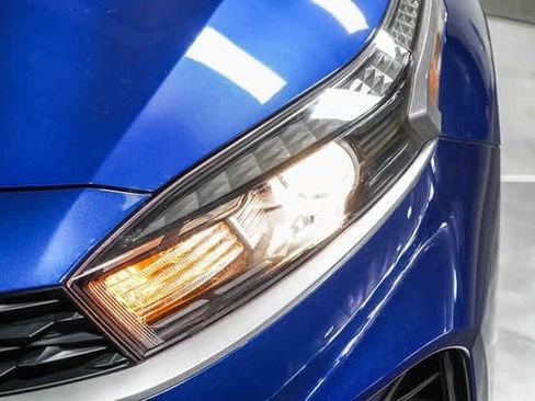 Used 2024 Kia Forte LXS w/ LXS Technology Package image 7