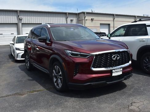Used 2023 INFINITI QX60 Luxe w/ Vision Package FWD image 3