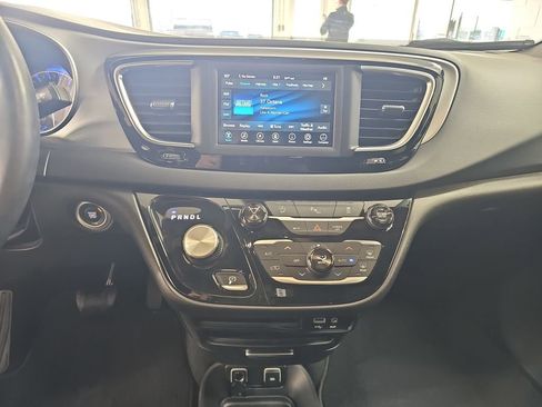 Used 2018 Chrysler Pacifica Touring Plus w/ S Appearance Package image 27