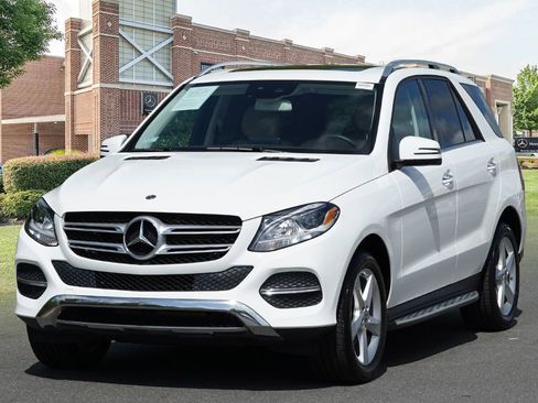 Used 2018 Mercedes-Benz GLE 350 4MATIC image 4