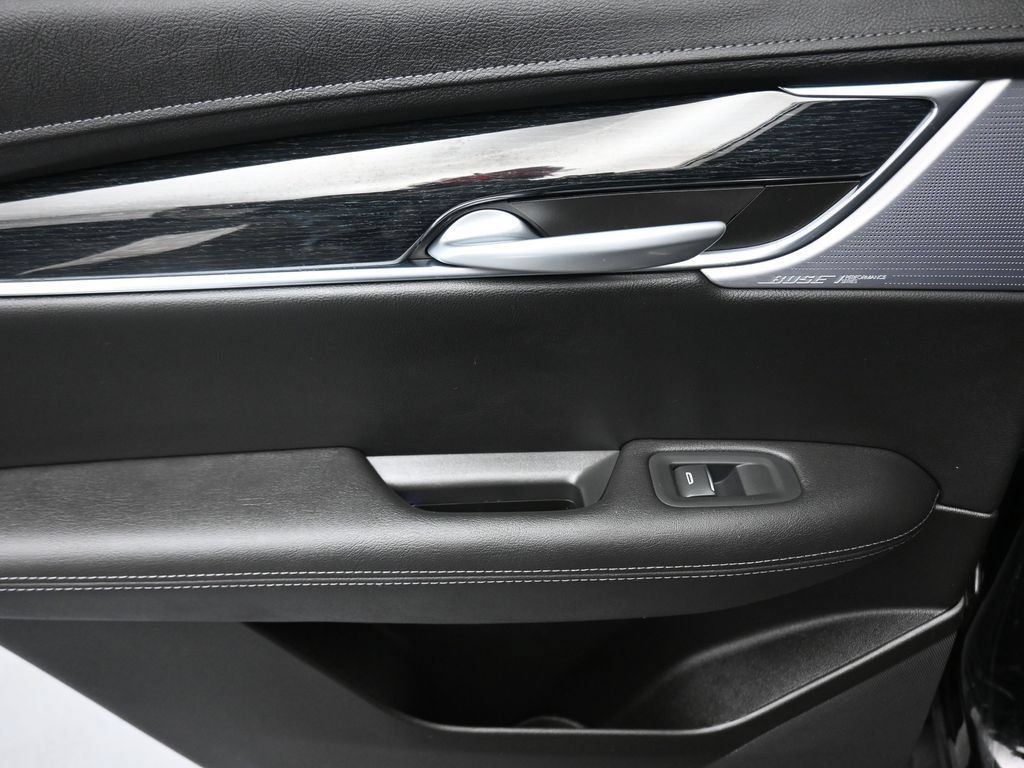 Used 2025 Cadillac XT5 Premium Luxury FWD image 32
