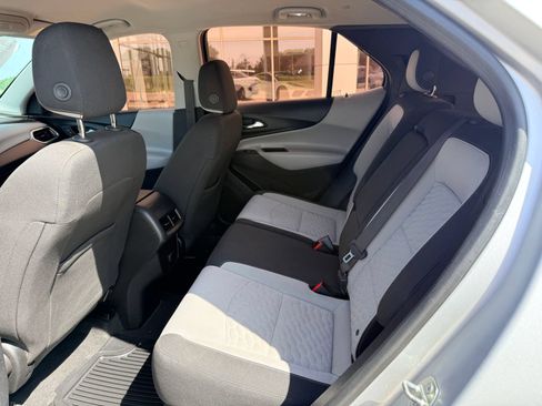 Used 2018 Chevrolet Equinox LS FWD image 14