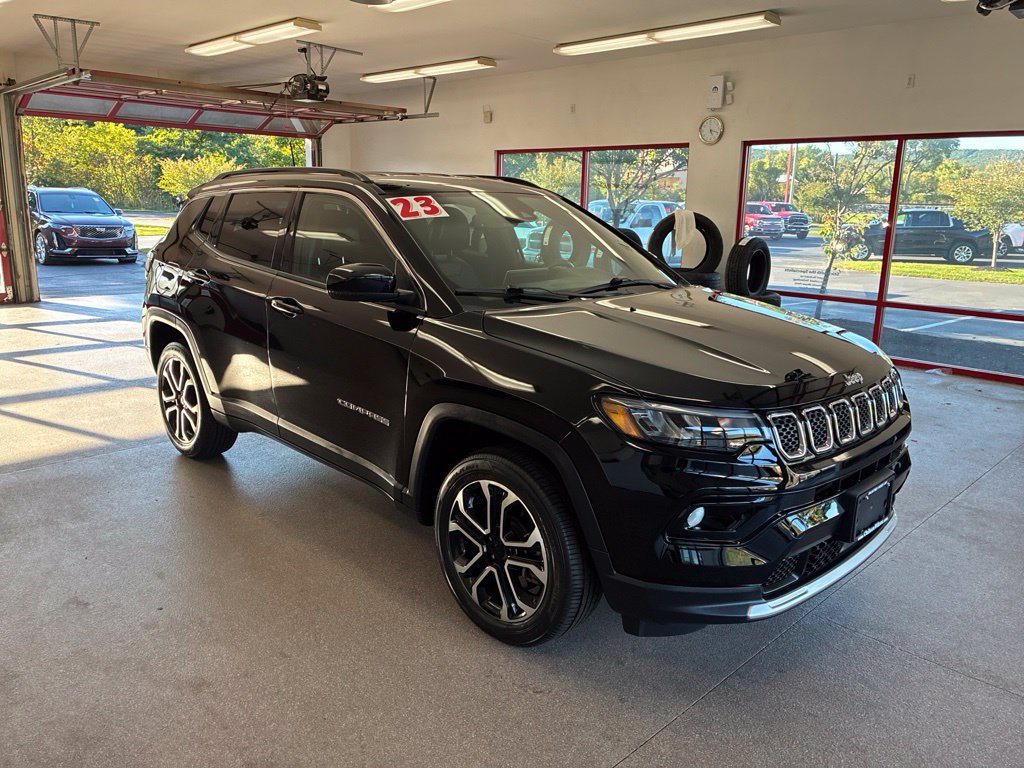 Certified 2023 Jeep Compass Limited AWD/4WD image 1