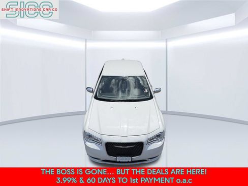 Used 2019 Chrysler 300 Limited RWD image 9