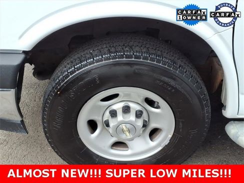 Used 2023 Chevrolet Express 2500 w/ Driver Convenience Package image 8