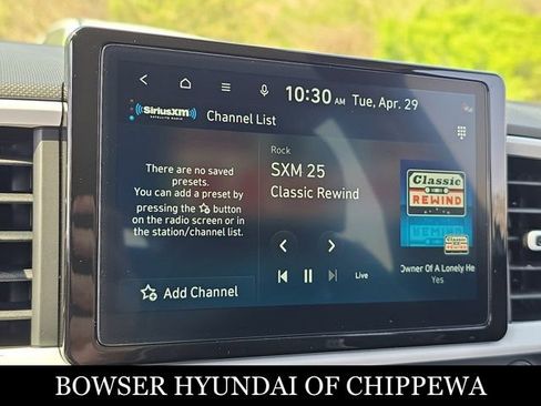 Used 2025 Hyundai Venue Limited FWD image 12