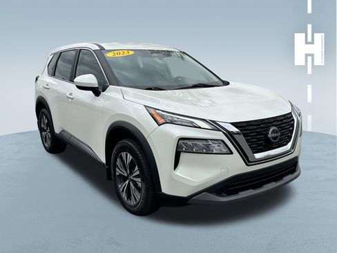 Used 2023 Nissan Rogue SV image 1