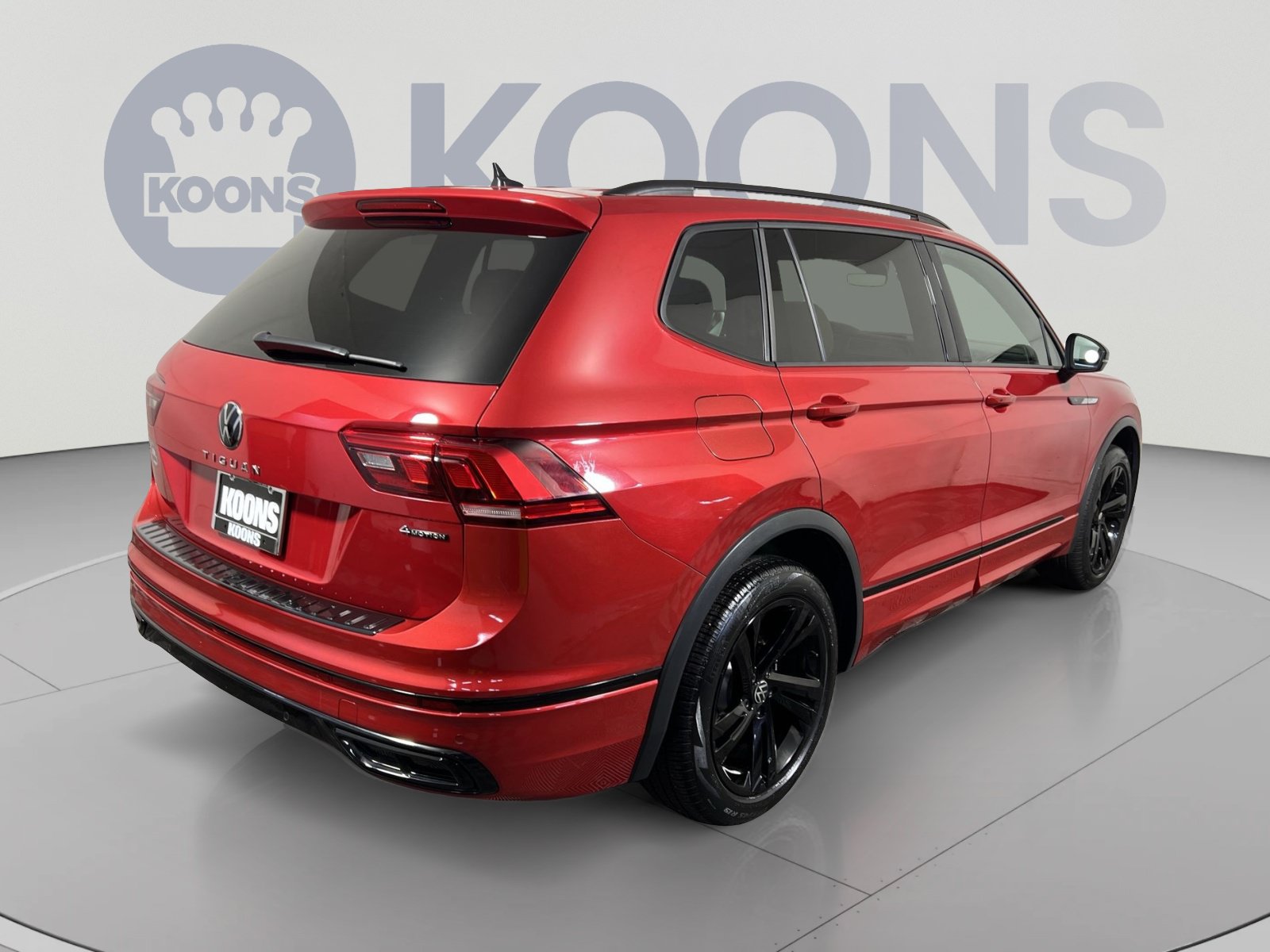 Used 2024 Volkswagen Tiguan SE R-Line AWD/4WD image 11