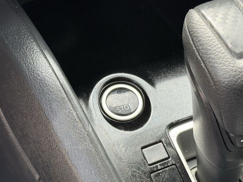 Used 2020 Nissan Versa S FWD image 22