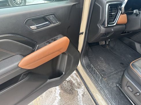 Used 2023 GMC Canyon AT4 w/ AT4 Premium Package image 18