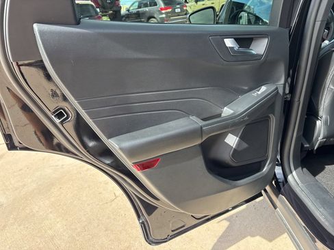 Used 2025 Ford Escape ST-Line Select AWD/4WD image 17