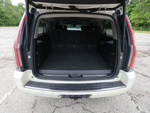 Used 2015 GMC Yukon XL Denali w/ Touring Package AWD/4WD image 15