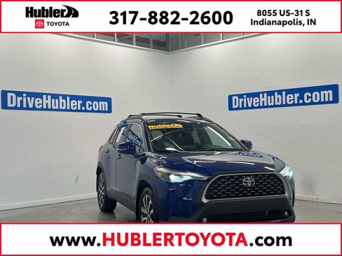 Used 2022 Toyota Corolla Cross XLE w/ Convenience Package AWD/4WD image 1