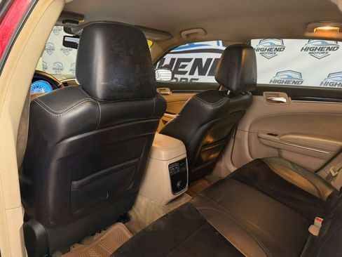 Used 2014 Chrysler 300 w/ Driver Convenience Group image 18