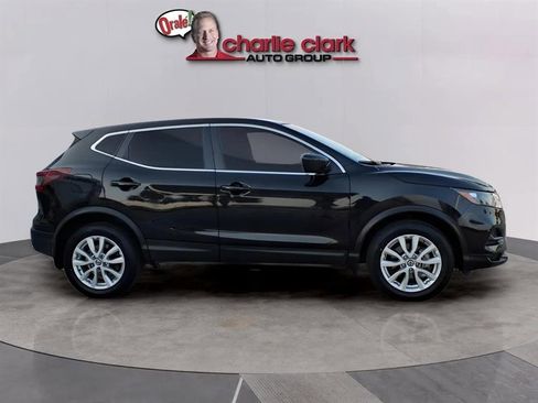 Used 2021 Nissan Rogue Sport S image 6