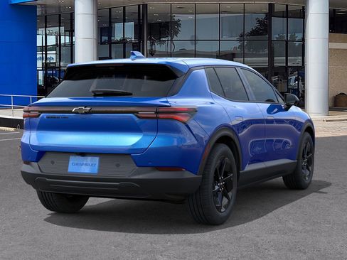 New 2026 Chevrolet Equinox EV LT image 4