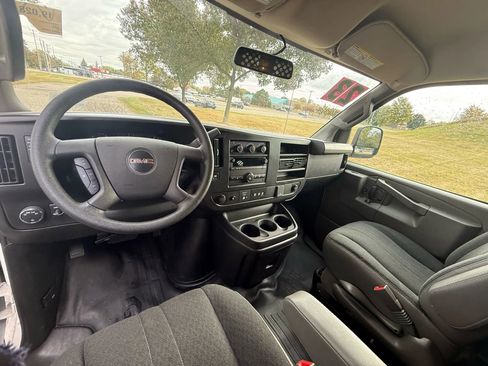 Used 2023 GMC Savana 2500 image 10
